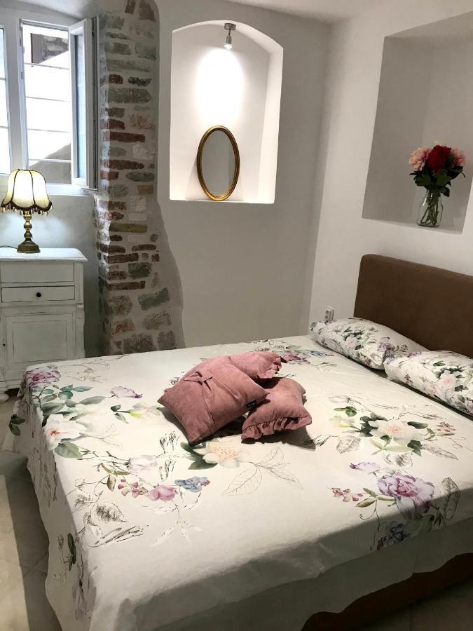 New Renovated Old Town Martiva Apartment Kotor Bagian luar foto