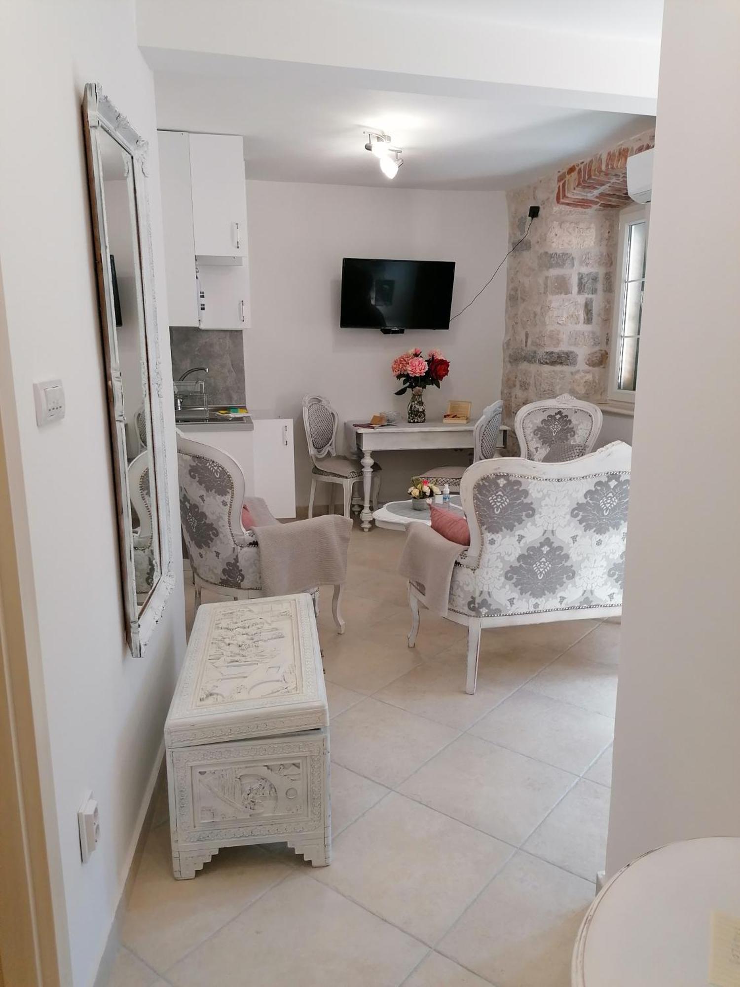 New Renovated Old Town Martiva Apartment Kotor Ruang foto