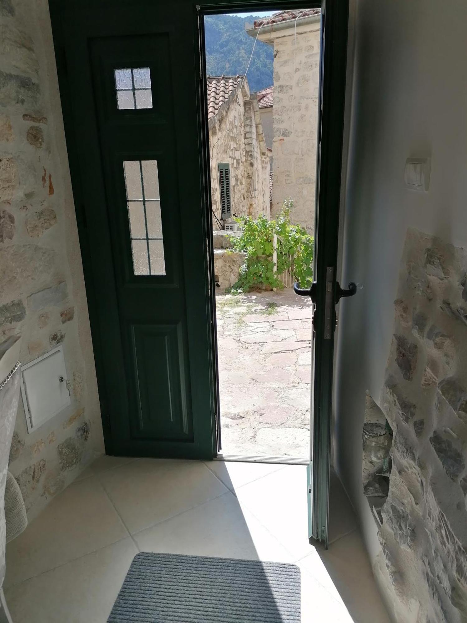 New Renovated Old Town Martiva Apartment Kotor Ruang foto